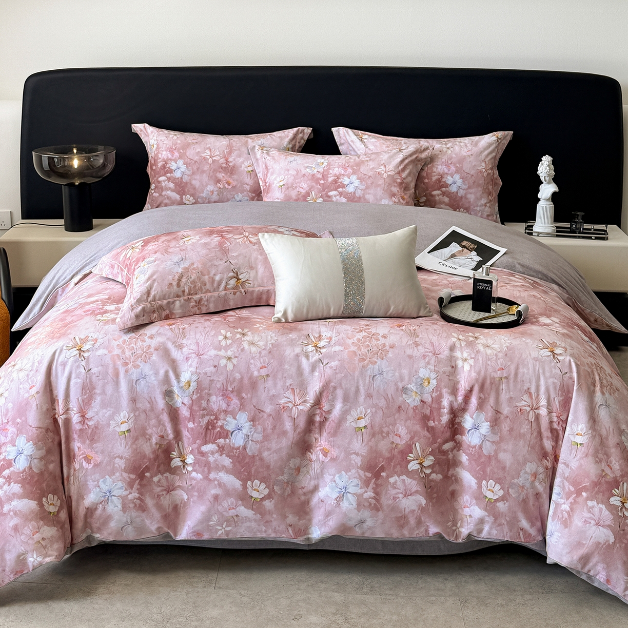 91家纺网 家纺一手货源 找家纺 梵克保罗 2025秋冬新款数码印花全棉磨毛单被套三件套四件套系列 莉丽丝-粉