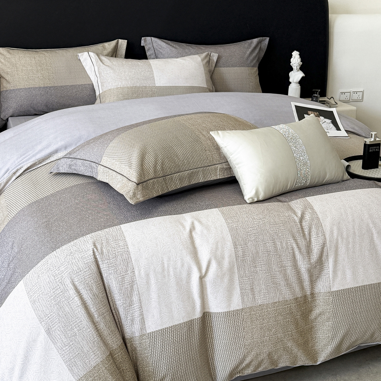 91家纺网 家纺一手货源 找家纺 梵克保罗 2025秋冬新款数码印花全棉磨毛单被套三件套四件套系列 杰弗里-黄灰