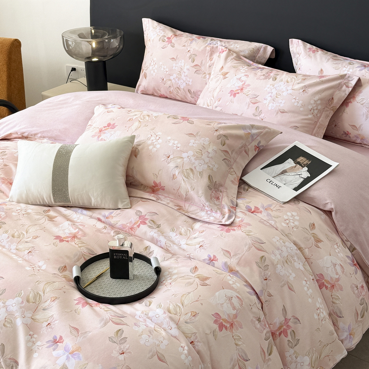 91家纺网 家纺一手货源 找家纺 梵克保罗 2025秋冬新款数码印花全棉磨毛单被套三件套四件套系列 科莫花园-粉