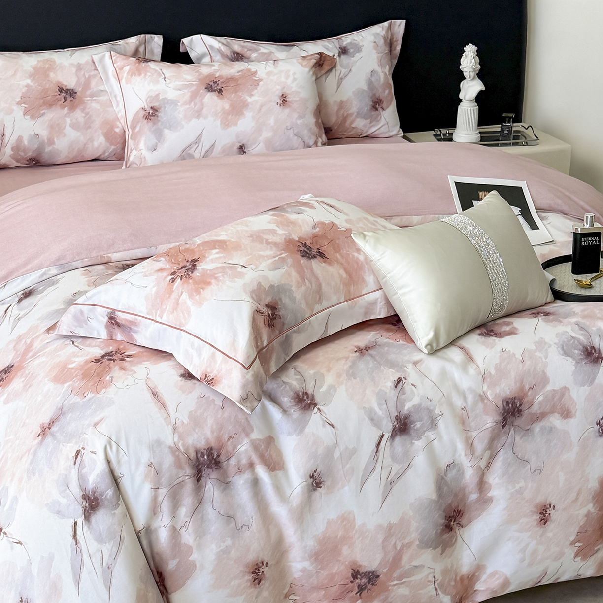 91家纺网 家纺一手货源 找家纺 梵克保罗 2025秋冬新款数码印花全棉磨毛单被套三件套四件套系列 梦萦-红