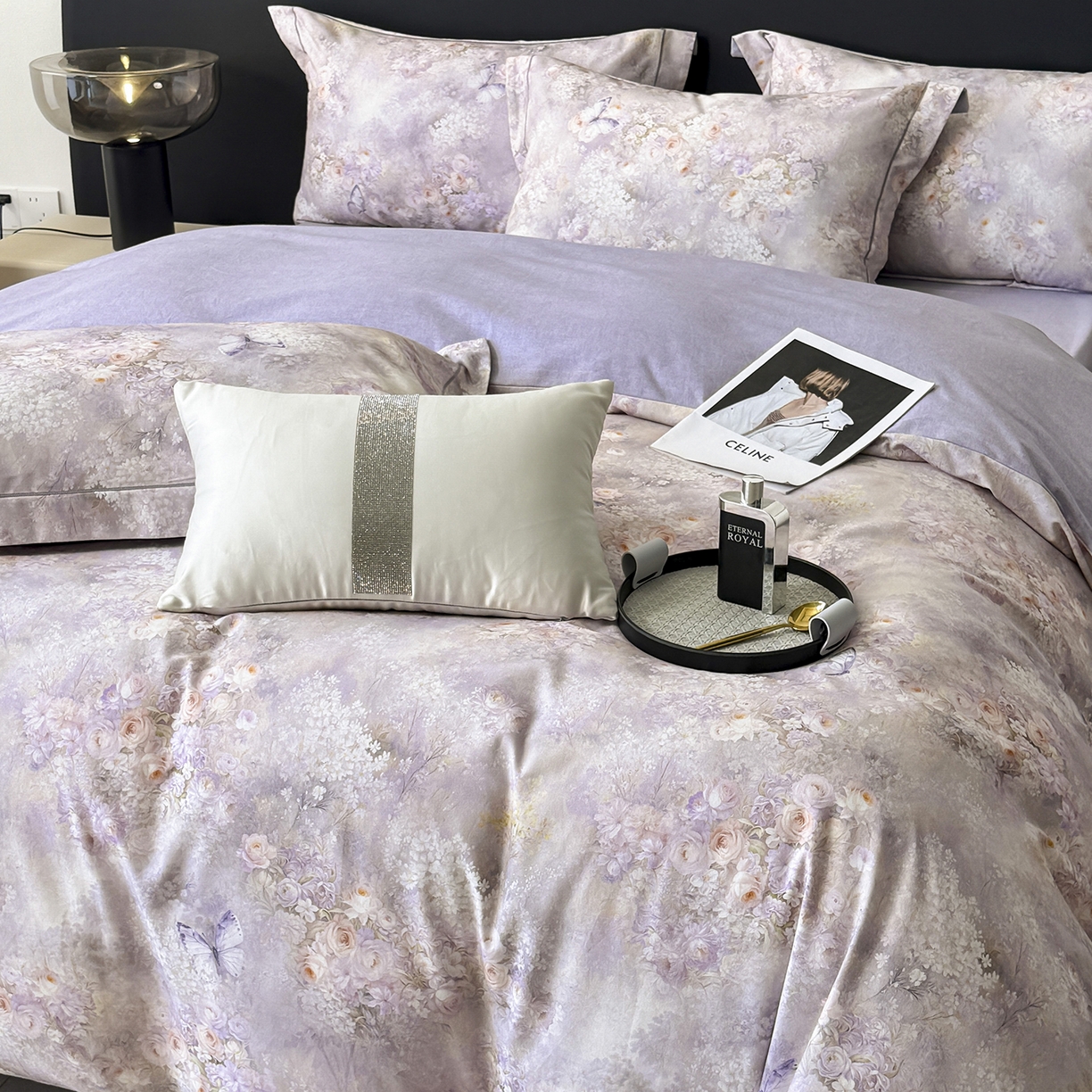 91家纺网 家纺一手货源 找家纺 梵克保罗 2025秋冬新款数码印花全棉磨毛单被套三件套四件套系列 雾野花蝶-紫