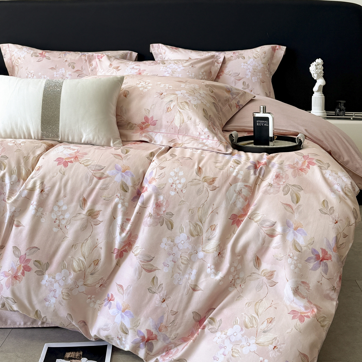 91家纺网 家纺一手货源 找家纺 梵克保罗 2025秋冬新款数码印花全棉磨毛单被套三件套四件套系列 科莫花园-粉