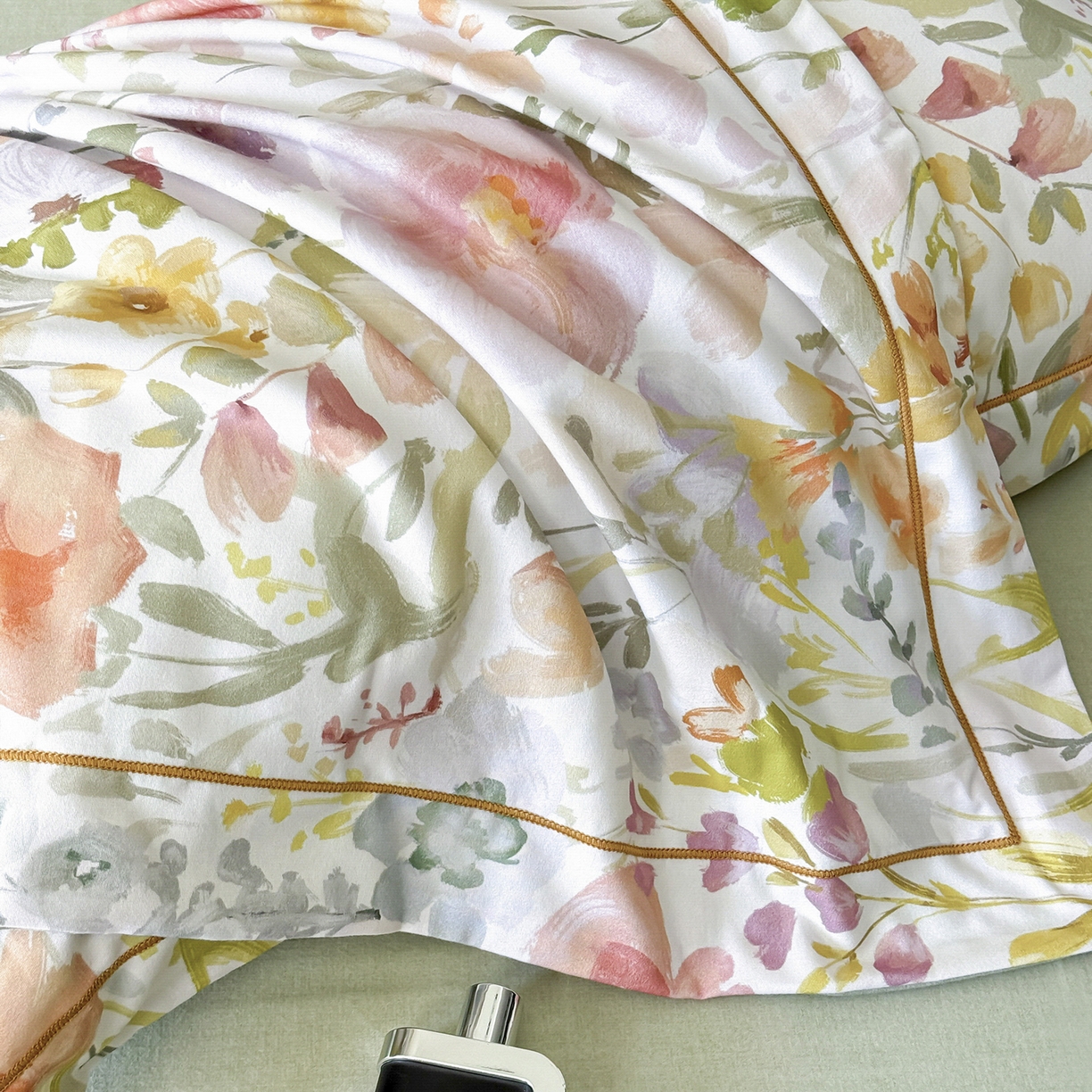 91家纺网 家纺一手货源 找家纺 梵克保罗 2025秋冬新款数码印花全棉磨毛单被套三件套四件套系列 春日油彩-米