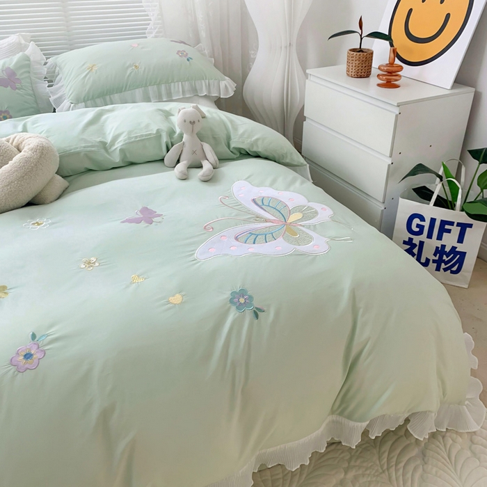 91家纺网 家纺一手货源 找家纺 梵克保罗 2025新款母婴级全棉水洗棉绣花四件套-蝴蝶夫人系列（棚拍图） 蝴蝶夫人-绿