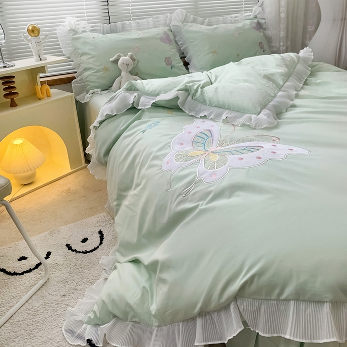 91家纺网 家纺一手货源 找家纺 梵克保罗 2025新款母婴级全棉水洗棉绣花四件套-蝴蝶夫人系列（棚拍图） 蝴蝶夫人-绿