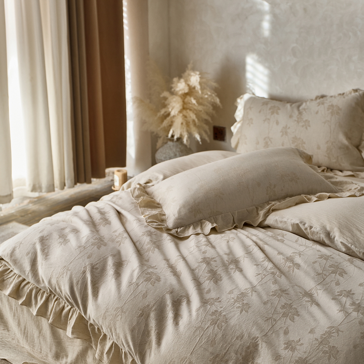 91家纺网 家纺一手货源 找家纺 梵克保罗 2025秋冬新品全棉亚麻提花法式花边款棉麻四件套 锦时