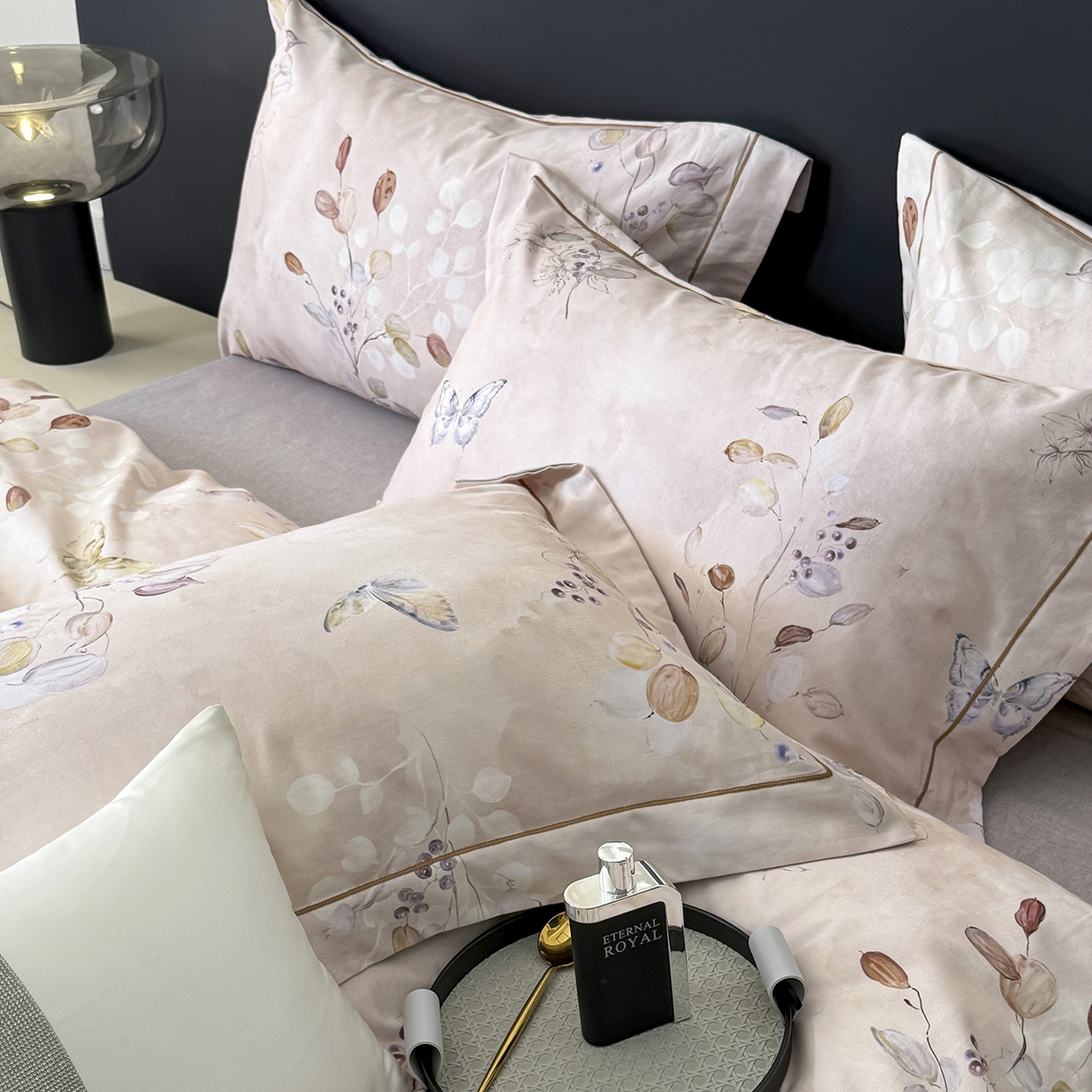 91家纺网 家纺一手货源 找家纺 梵克保罗 2025秋冬新款数码印花全棉磨毛单被套三件套四件套系列 叶漫-粉