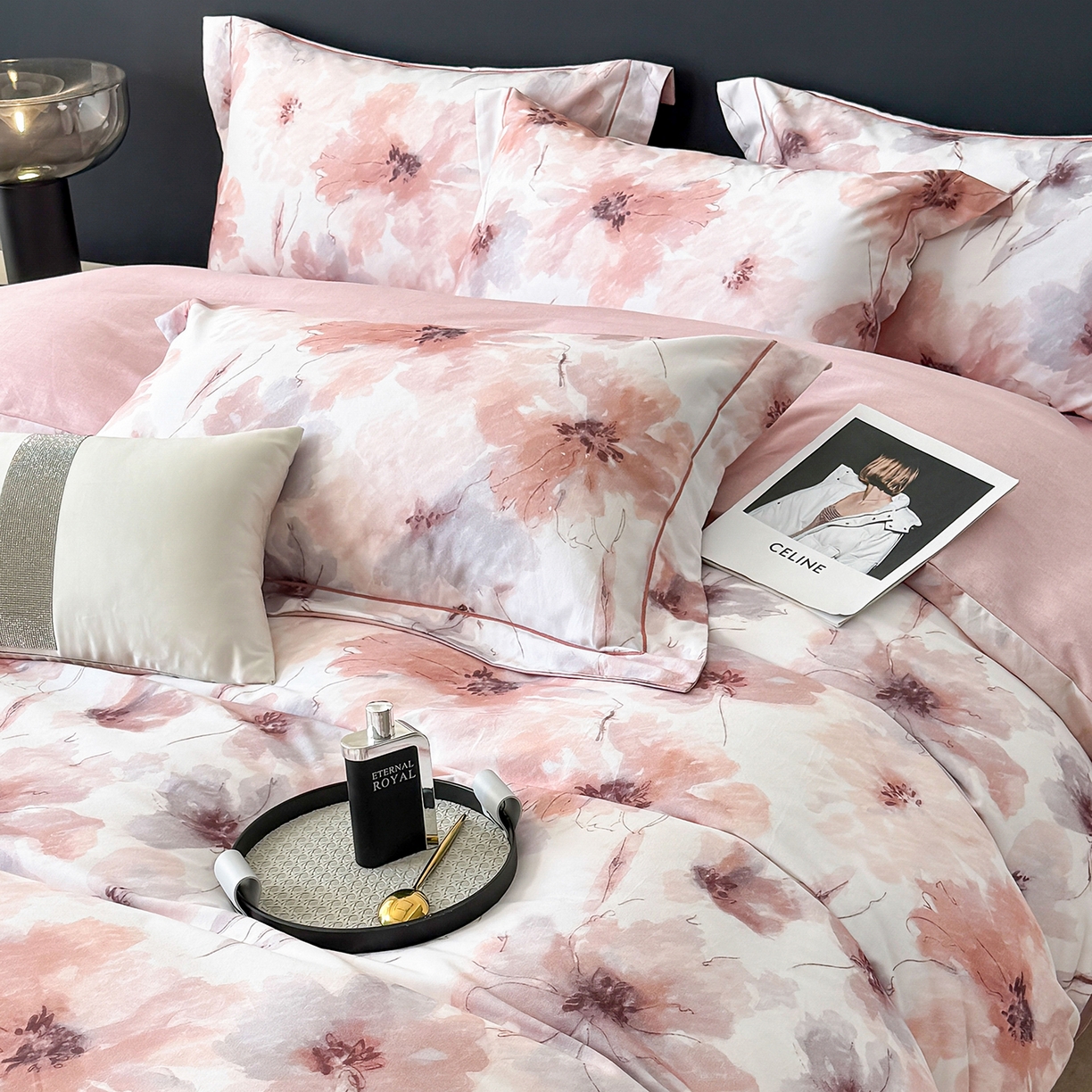 91家纺网 家纺一手货源 找家纺 梵克保罗 2025秋冬新款数码印花全棉磨毛单被套三件套四件套系列 梦萦-红