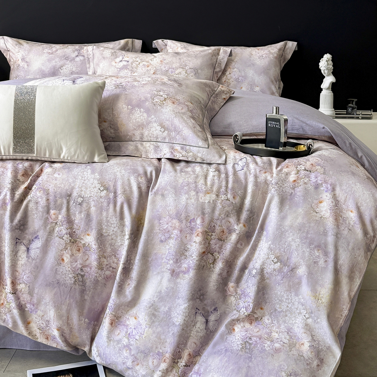 91家纺网 家纺一手货源 找家纺 梵克保罗 2025秋冬新款数码印花全棉磨毛单被套三件套四件套系列 雾野花蝶-紫