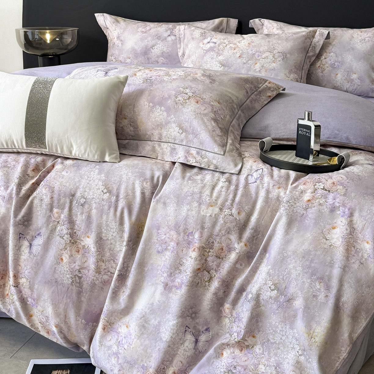 91家纺网 家纺一手货源 找家纺 梵克保罗 2025秋冬新款数码印花全棉磨毛单被套三件套四件套系列 雾野花蝶-紫