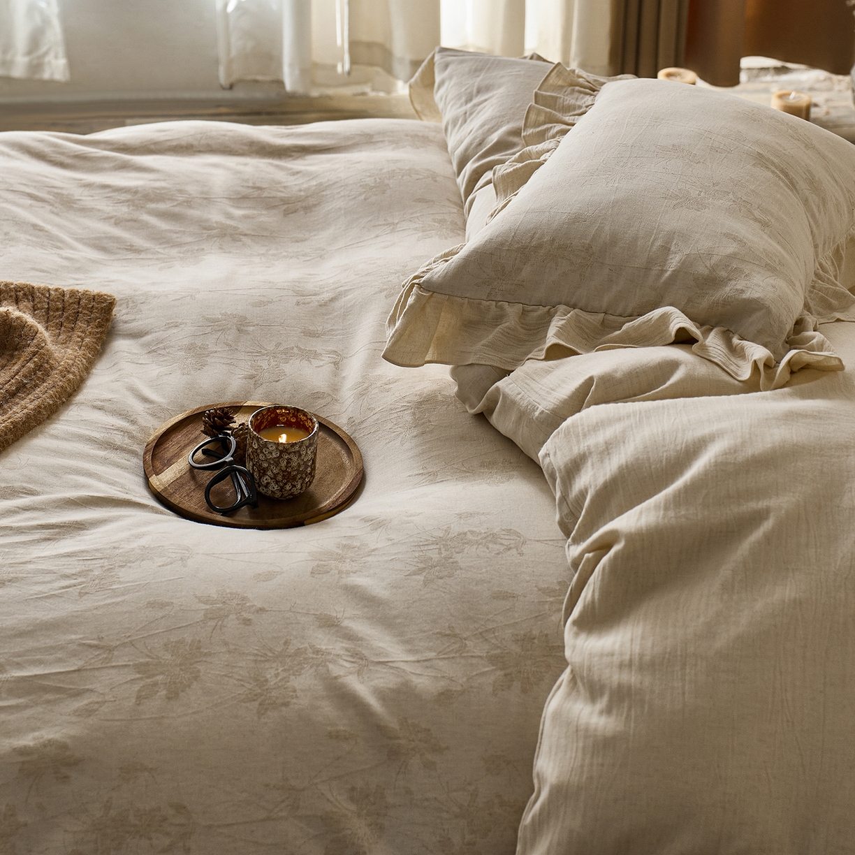 91家纺网 家纺一手货源 找家纺 梵克保罗 2025秋冬新品全棉亚麻提花法式花边款棉麻四件套 锦时