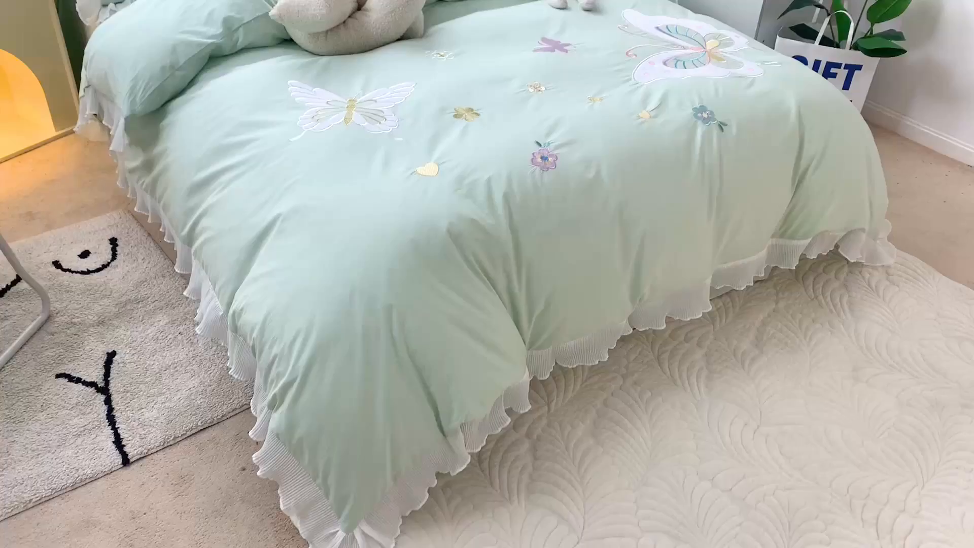 91家纺网 家纺一手货源 找家纺 梵克保罗 2025新款母婴级全棉水洗棉绣花四件套-蝴蝶夫人系列（棚拍图） 蝴蝶夫人-绿