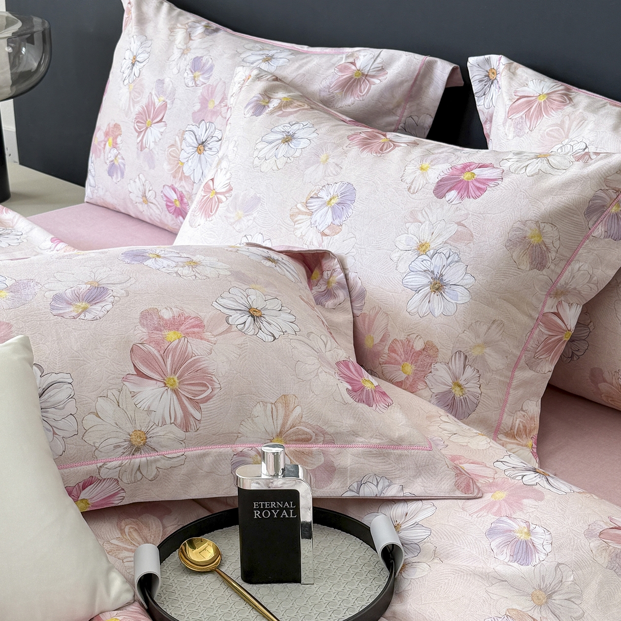 91家纺网 家纺一手货源 找家纺 梵克保罗 2025秋冬新款数码印花全棉磨毛单被套三件套四件套系列 双花飘香