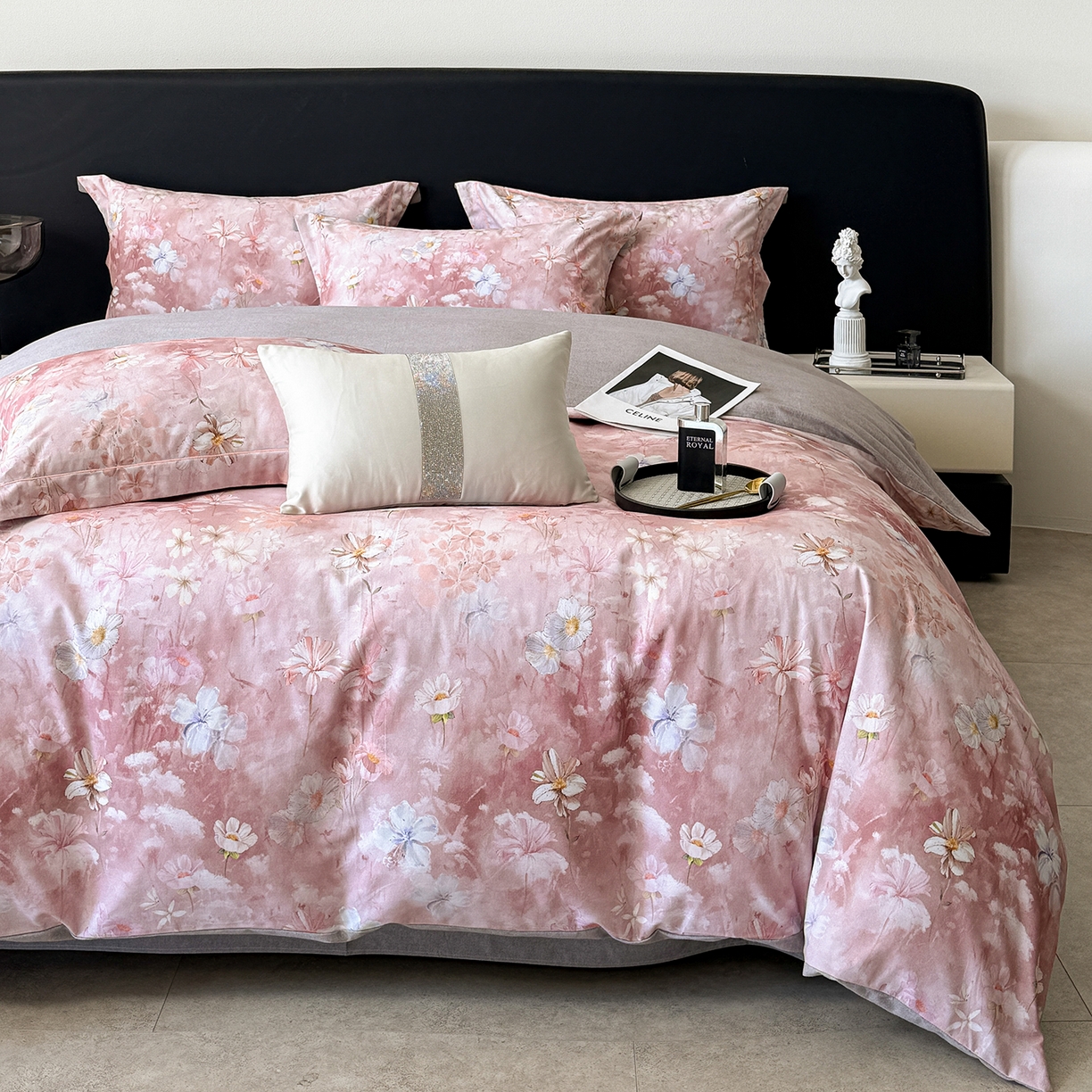 91家纺网 家纺一手货源 找家纺 梵克保罗 2025秋冬新款数码印花全棉磨毛单被套三件套四件套系列 莉丽丝-粉