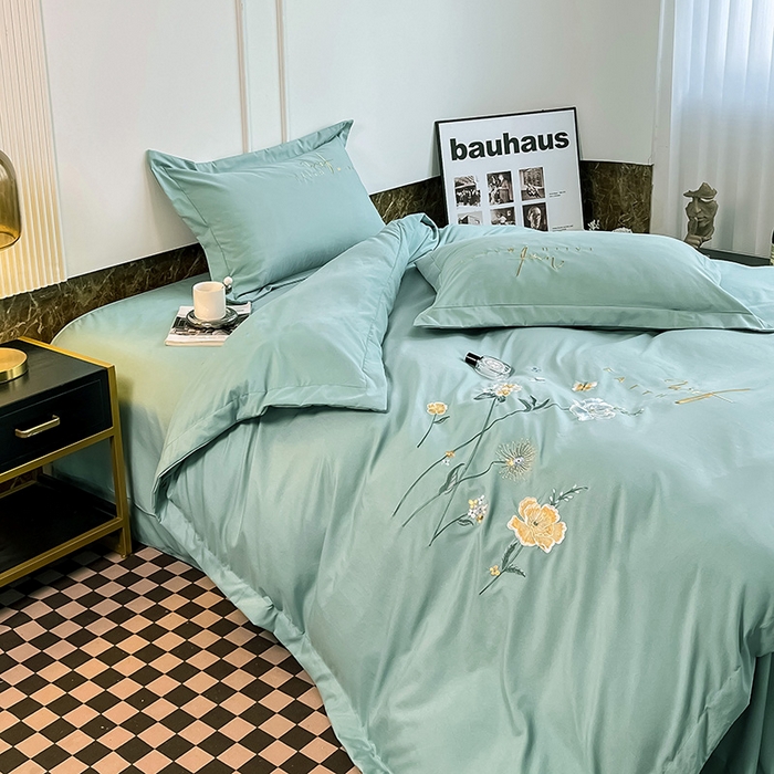 91家纺网 家纺一手货源 找家纺 梵克保罗 2025秋冬新品直播热卖长绒棉刺绣花边四件套-烟雨花都 烟雨花都-梵星绿