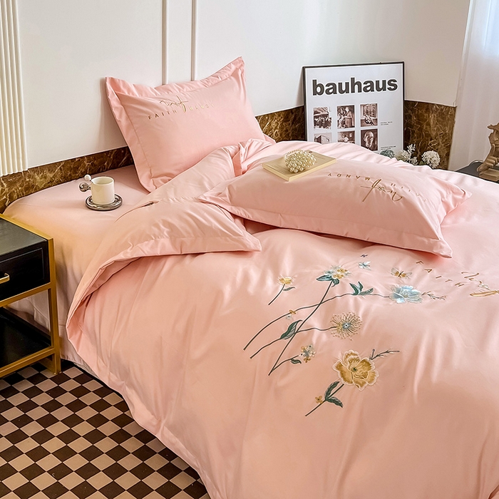 91家纺网 家纺一手货源 找家纺 梵克保罗 2025秋冬新品直播热卖长绒棉刺绣花边四件套-烟雨花都 烟雨花都-玫瑰粉