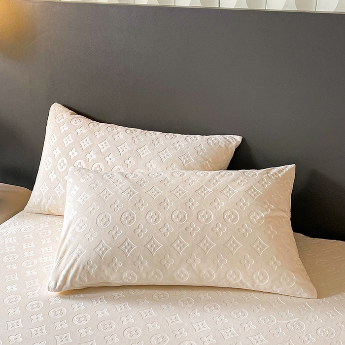 91家纺网 家纺一手货源 找家纺 曼陀罗 2025秋冬新款牛奶绒纯色单床笠 床笠单件-爱乐维 爱乐维-暖白