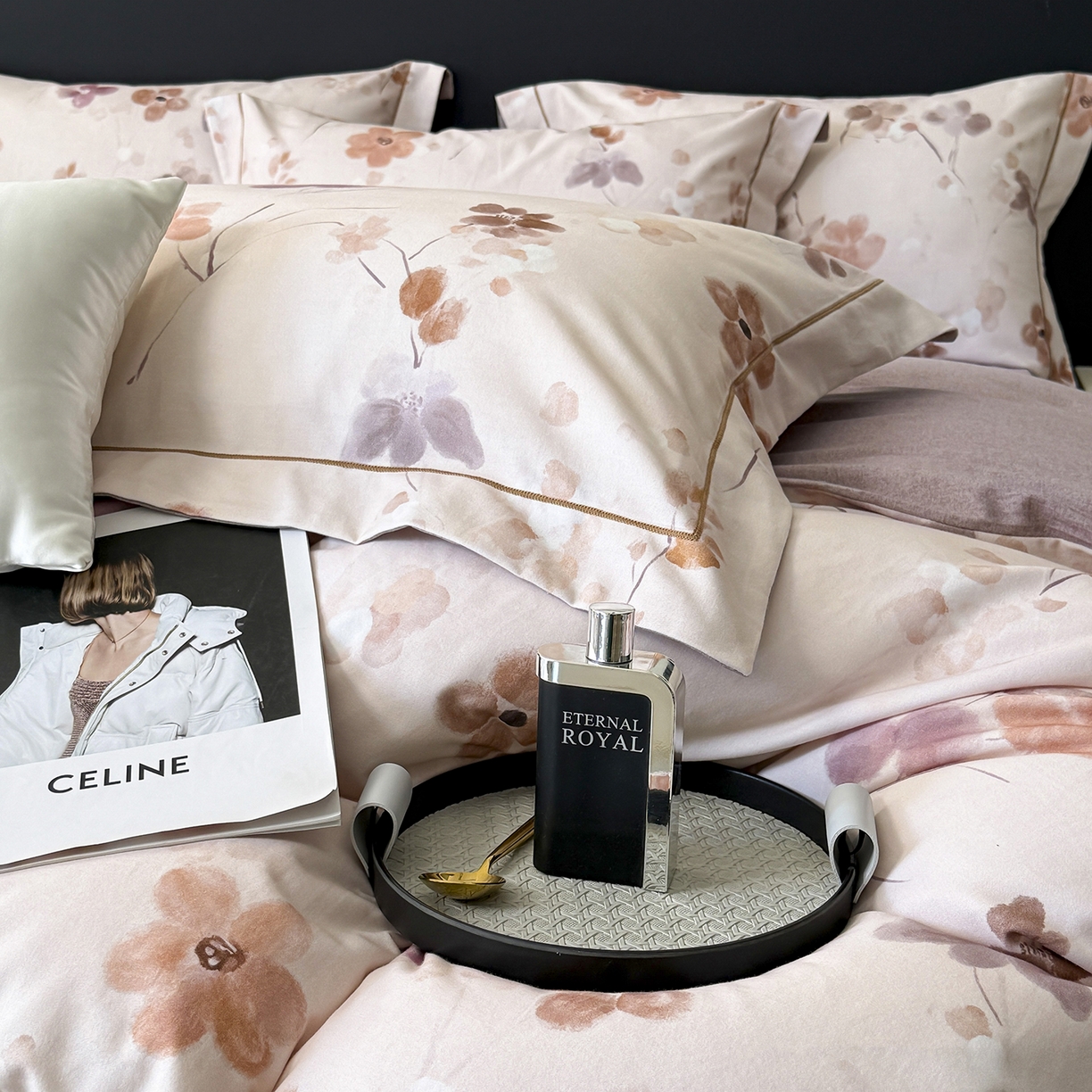 91家纺网 家纺一手货源 找家纺 梵克保罗 2025秋冬新款数码印花全棉磨毛单被套三件套四件套系列 惊鸿-粉