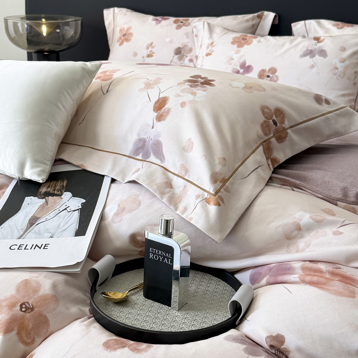 91家纺网 家纺一手货源 找家纺 梵克保罗 2025秋冬新款数码印花全棉磨毛单被套三件套四件套系列 惊鸿-粉