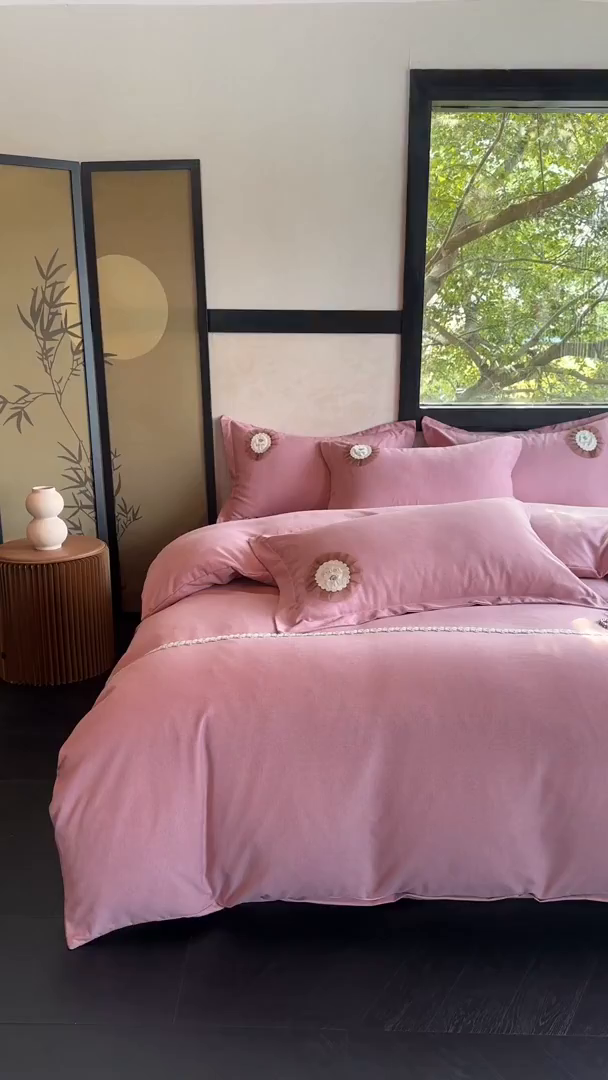 91家纺网 家纺一手货源 找家纺 （总）梵克保罗 2025秋冬新款加厚肌理纹碳素磨毛刺绣贴布绣花边新中式四件套-奢香夫人