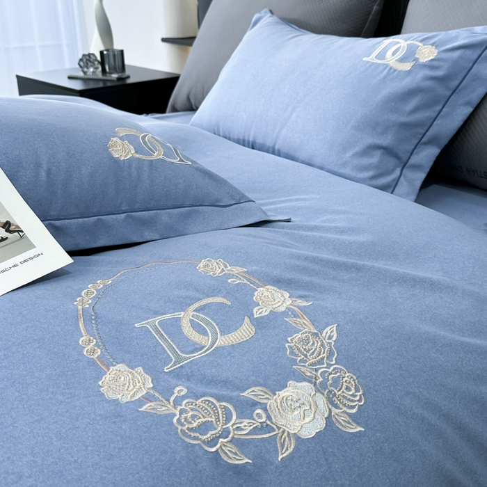 91家纺网 家纺一手货源 找家纺 （总）梵克保罗 2025秋冬新款加厚保暖轻奢肌理纹碳素磨毛刺绣四件套-邂逅