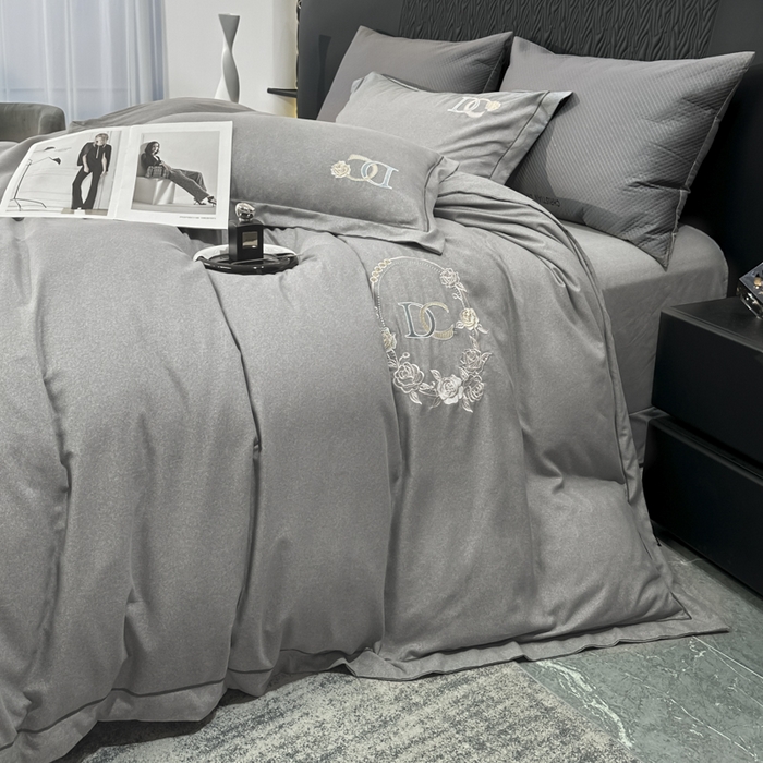 91家纺网 家纺一手货源 找家纺 梵克保罗 2025秋冬新款加厚保暖轻奢肌理纹碳素磨毛刺绣四件套-邂逅 典雅灰