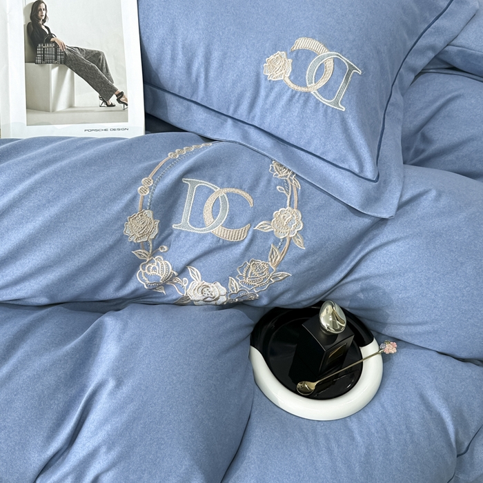 91家纺网 家纺一手货源 找家纺 （总）梵克保罗 2025秋冬新款加厚保暖轻奢肌理纹碳素磨毛刺绣四件套-邂逅