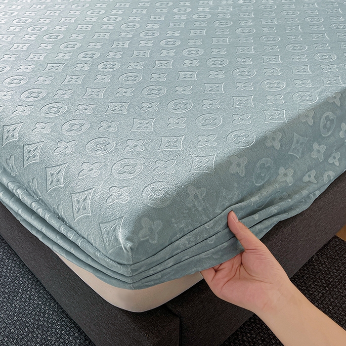 91家纺网 家纺一手货源 找家纺 曼陀罗 2025秋冬新款牛奶绒纯色单床笠 床笠单件-爱乐维 爱乐维-雾蓝