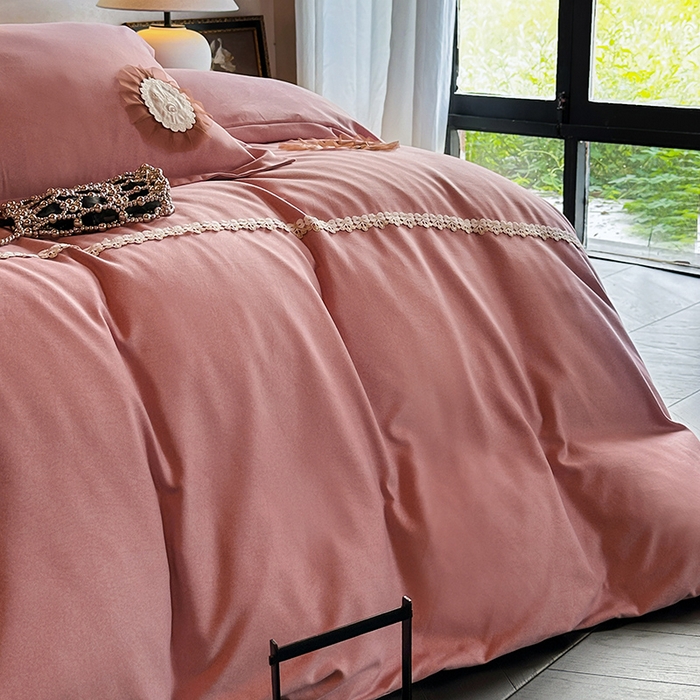 91家纺网 家纺一手货源 找家纺 梵克保罗 2025秋冬新款加厚肌理纹碳素磨毛刺绣贴布绣花边新中式四件套-奢香夫人 豆沙