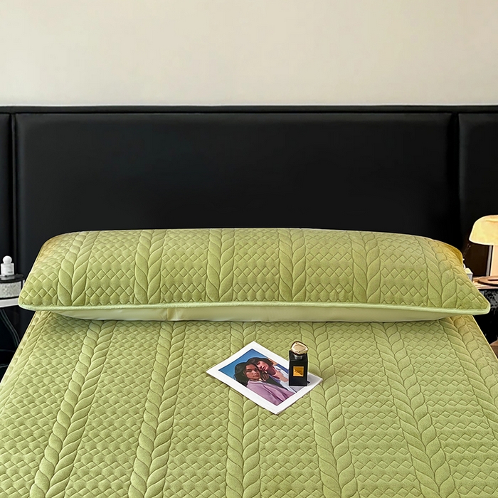 91家纺网 家纺一手货源 找家纺 梦舒羽 2025新款牛奶绒夹棉枕套情侣双人加长枕芯套枕头套-轻奢 轻奢包边款-果绿