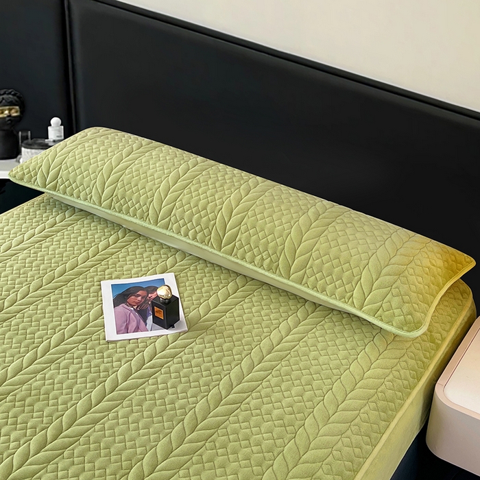 91家纺网 家纺一手货源 找家纺 梦舒羽 2025新款牛奶绒夹棉枕套情侣双人加长枕芯套枕头套-轻奢 轻奢包边款-果绿