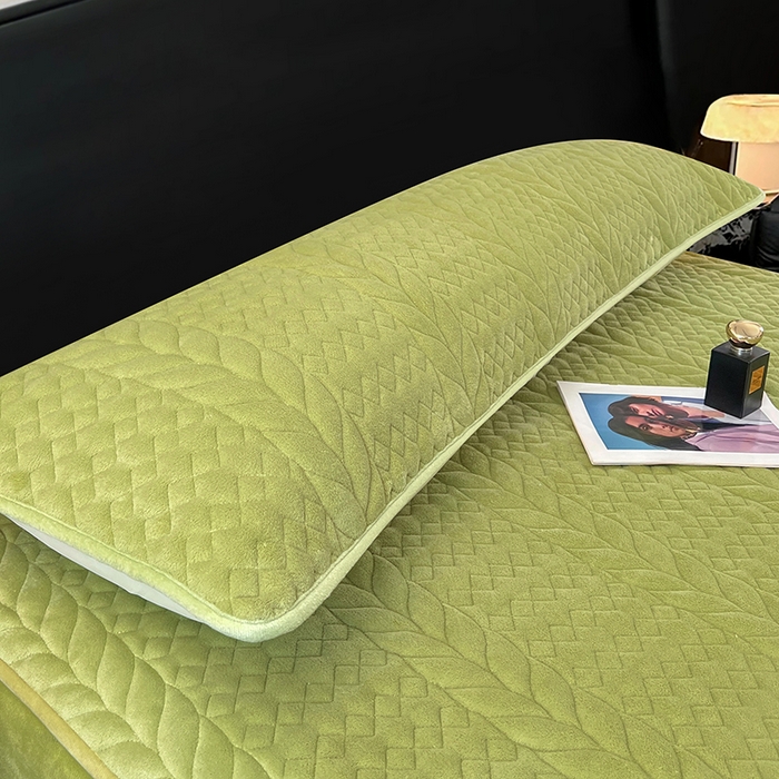 91家纺网 家纺一手货源 找家纺 梦舒羽 2025新款牛奶绒夹棉枕套情侣双人加长枕芯套枕头套-轻奢 轻奢包边款-果绿