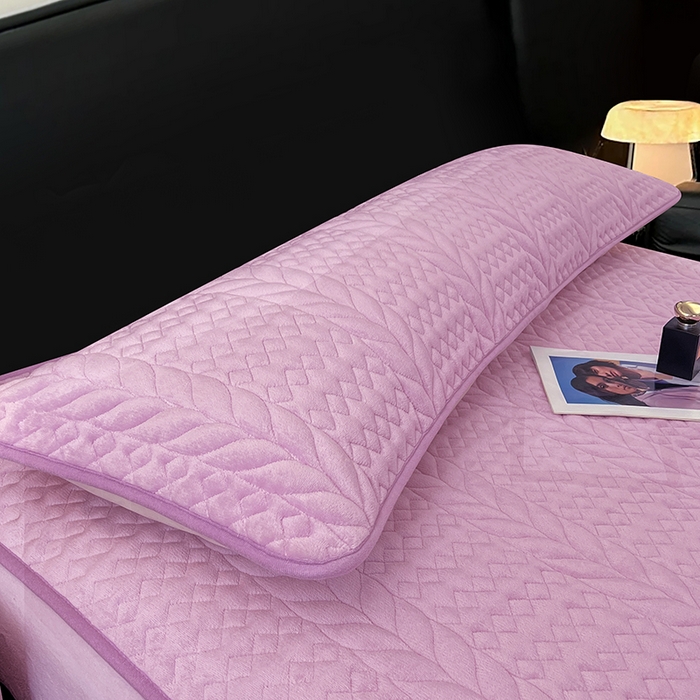 91家纺网 家纺一手货源 找家纺 梦舒羽 2025新款牛奶绒夹棉枕套情侣双人加长枕芯套枕头套-轻奢 轻奢包边款-梦幻紫