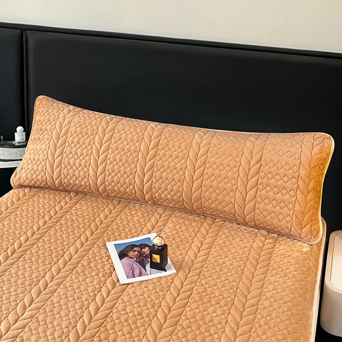 91家纺网 家纺一手货源 找家纺 梦舒羽 2025新款牛奶绒夹棉枕套情侣双人加长枕芯套枕头套-轻奢 轻奢包边款-奶茶咖