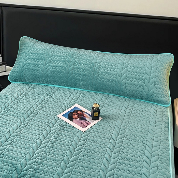 91家纺网 家纺一手货源 找家纺 梦舒羽 2025新款牛奶绒夹棉枕套情侣双人加长枕芯套枕头套-轻奢 轻奢包边款-浅水兰