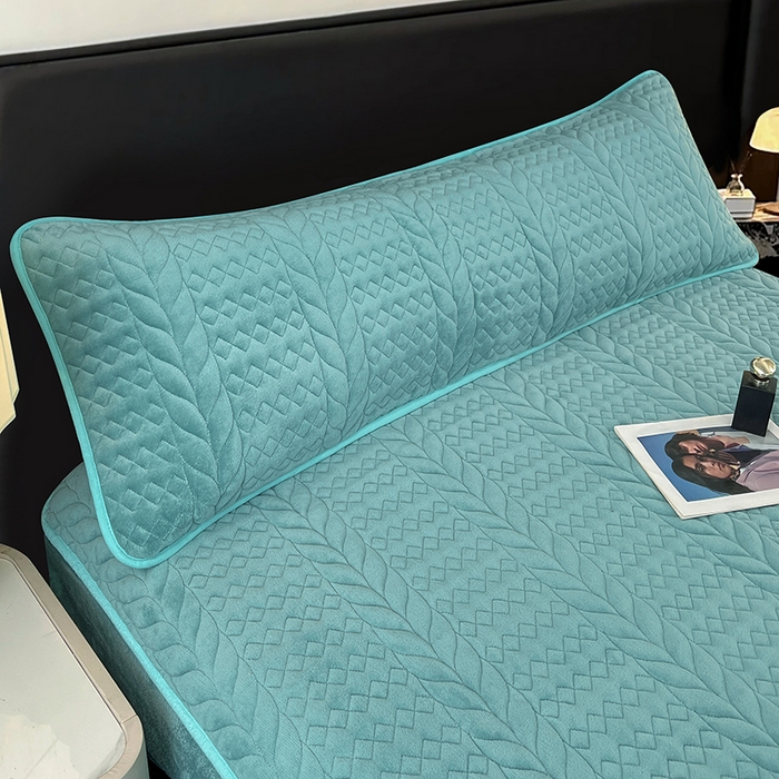 91家纺网 家纺一手货源 找家纺 梦舒羽 2025新款牛奶绒夹棉枕套情侣双人加长枕芯套枕头套-轻奢 轻奢包边款-浅水兰