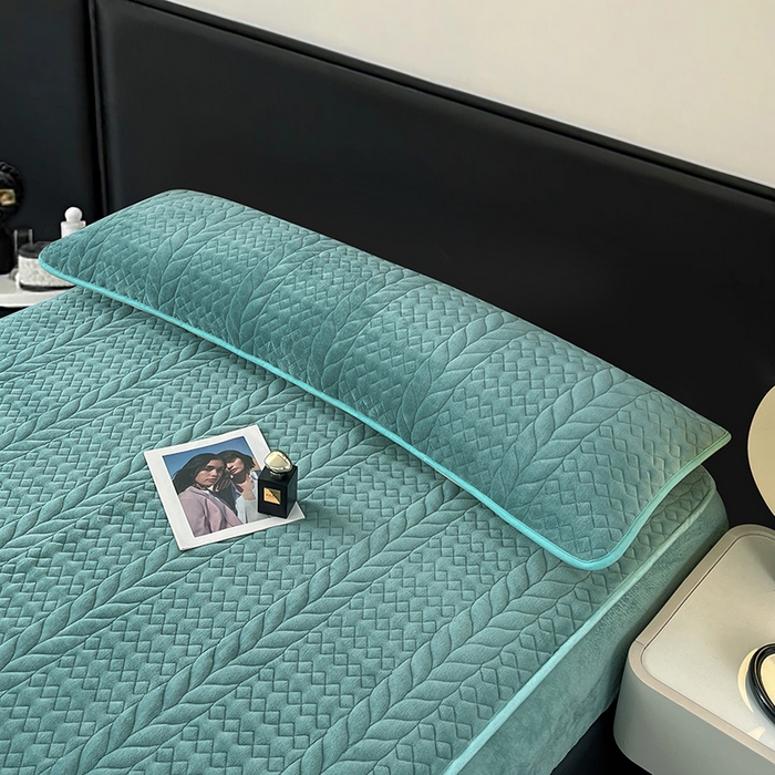 91家纺网 家纺一手货源 找家纺 梦舒羽 2025新款牛奶绒夹棉枕套情侣双人加长枕芯套枕头套-轻奢 轻奢包边款-浅水兰