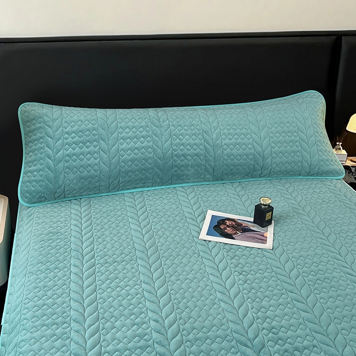 91家纺网 家纺一手货源 找家纺 梦舒羽 2025新款牛奶绒夹棉枕套情侣双人加长枕芯套枕头套-轻奢 轻奢包边款-浅水兰