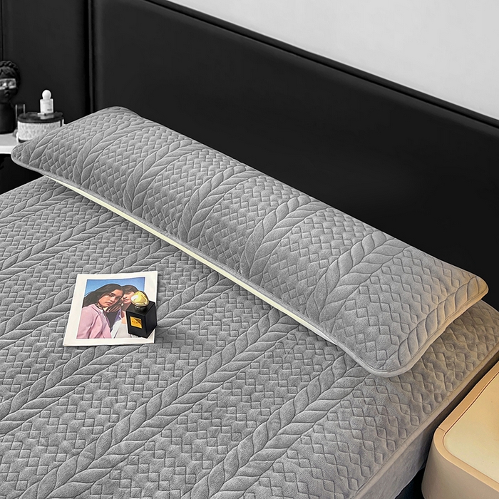 91家纺网 家纺一手货源 找家纺 梦舒羽 2025新款牛奶绒夹棉枕套情侣双人加长枕芯套枕头套-轻奢 轻奢包边款-星辰灰