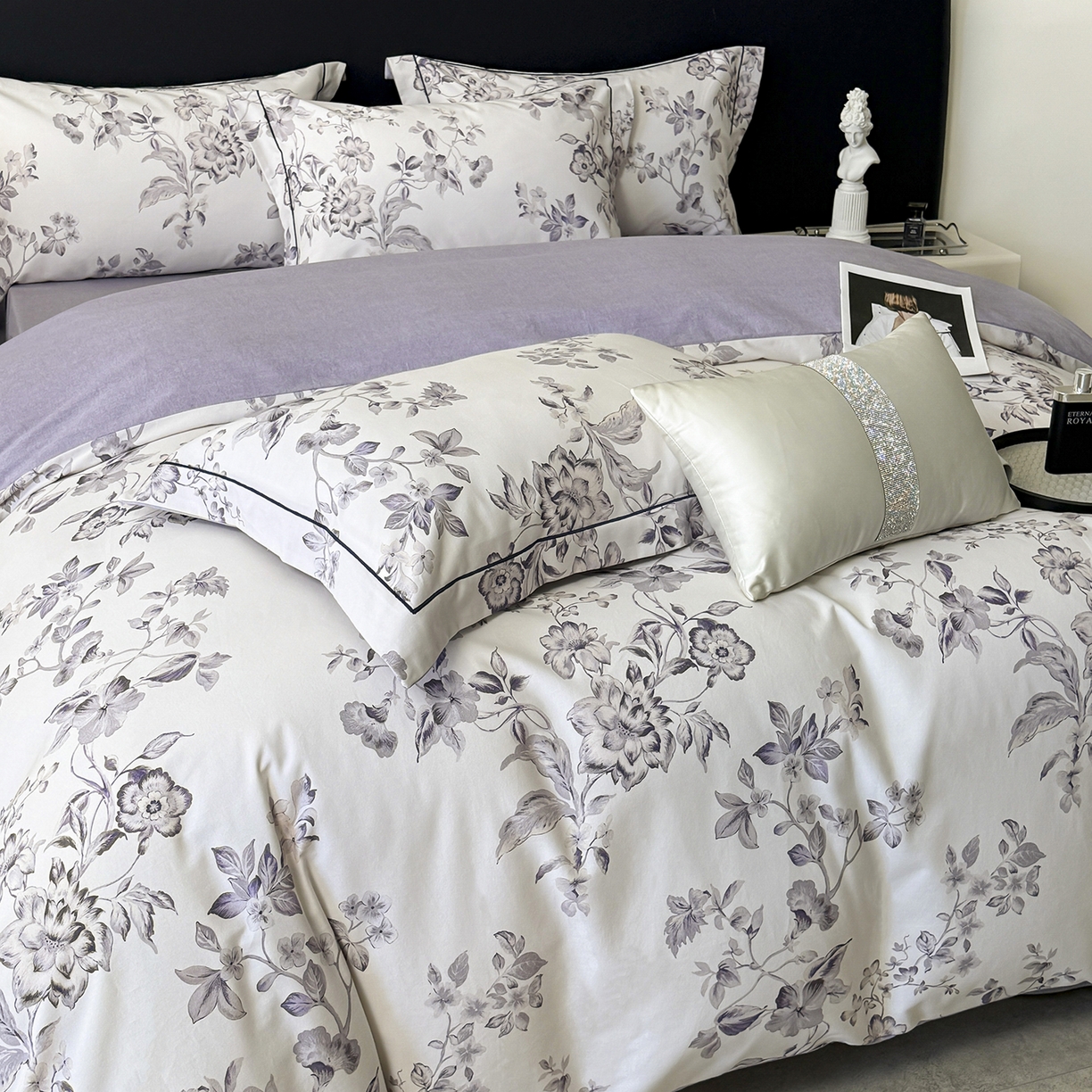 91家纺网 家纺一手货源 找家纺 梵克保罗 2025秋冬新款数码印花全棉磨毛单被套三件套四件套系列 薇宁-白