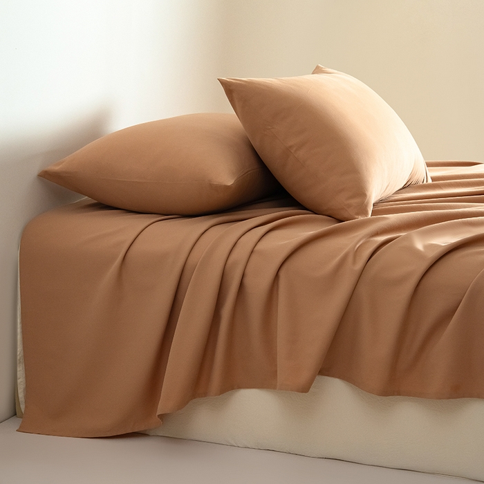 91家纺网 家纺一手货源 找家纺 Mr.pig猪先生水洗棉 2025新款A类50支双股全棉纯棉贡缎磨毛单床单 太妃棕