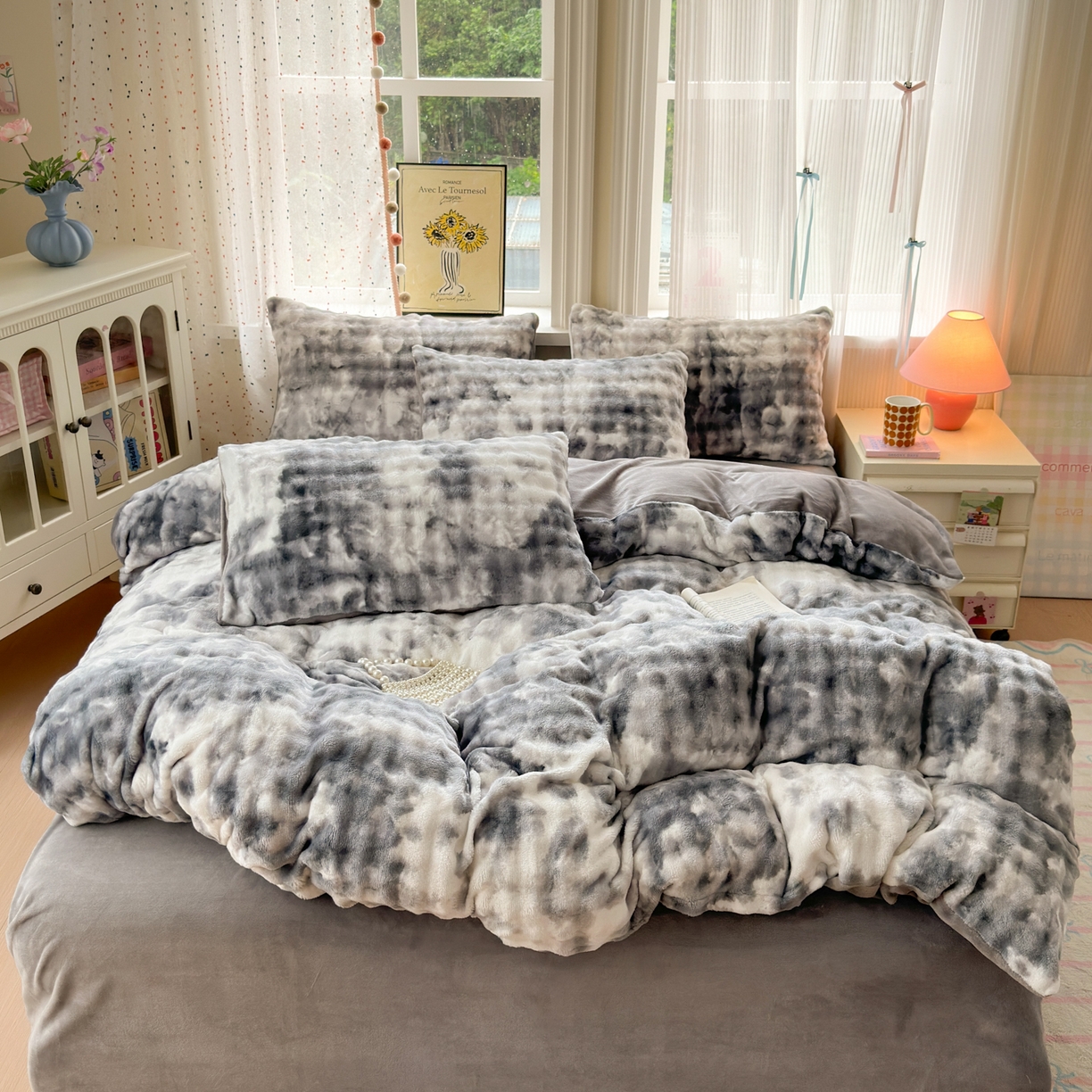 91家纺网 家纺一手货源 找家纺 德比尔斯 2025新款泡泡牛奶绒四件套 炫彩泡泡灰