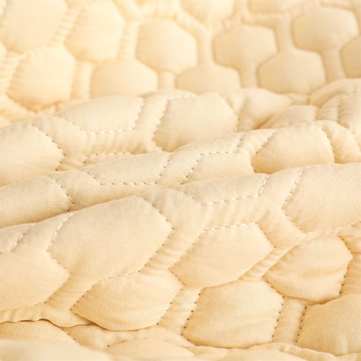 91家纺网 家纺一手货源 找家纺 恒爱家纺 2025新款全棉绗绣单品床笠 米杏