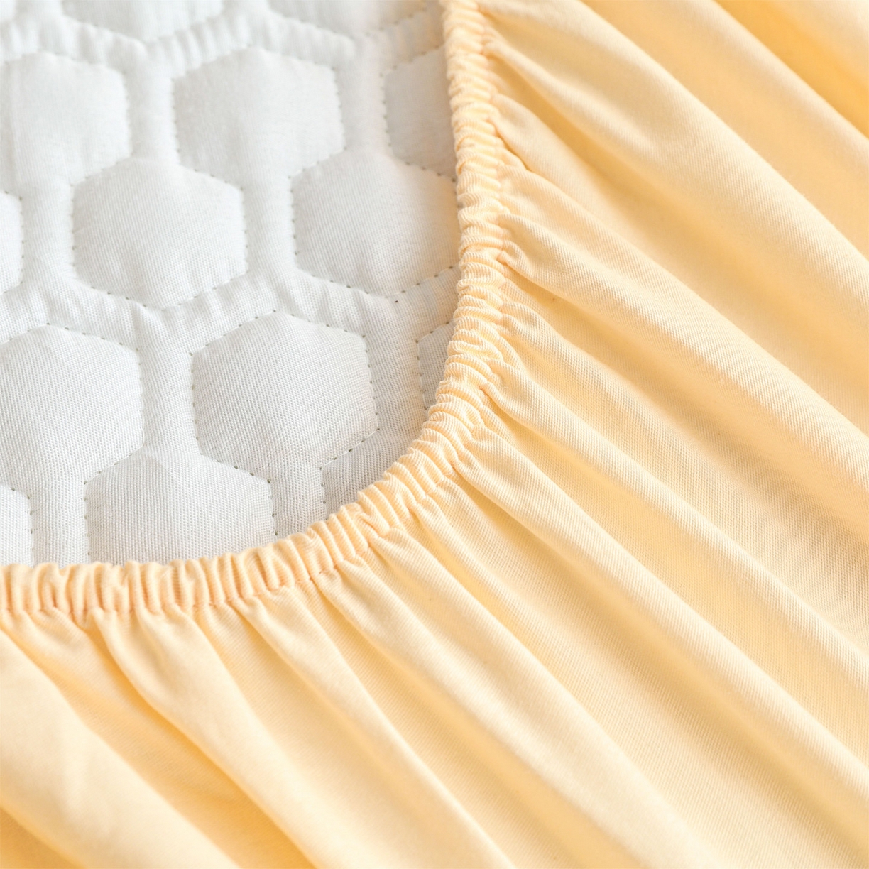 91家纺网 家纺一手货源 找家纺 恒爱家纺 2025新款全棉绗绣单品床笠 米杏