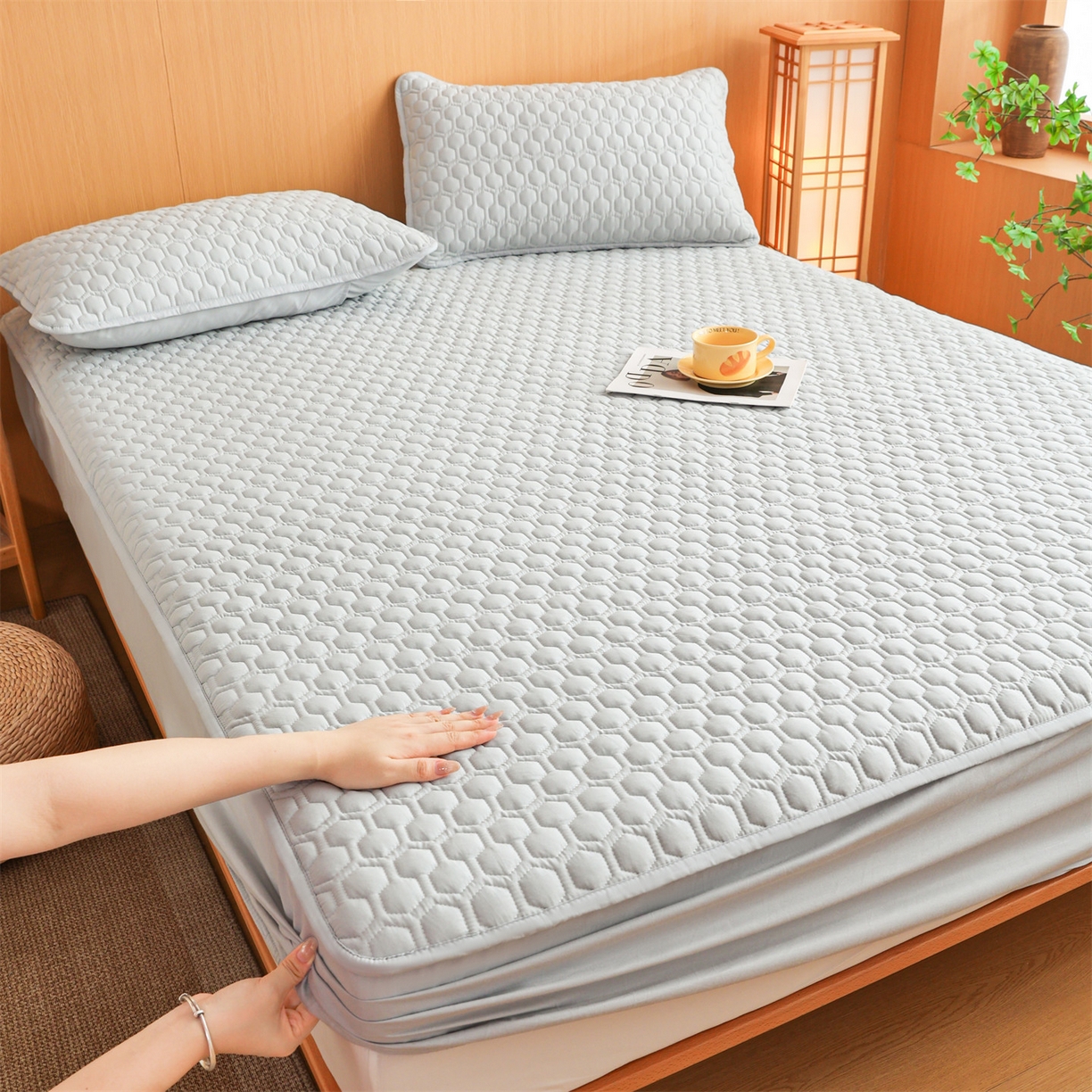 91家纺网 家纺一手货源 找家纺 恒爱家纺 2025新款全棉绗绣单品床笠 梧桐灰