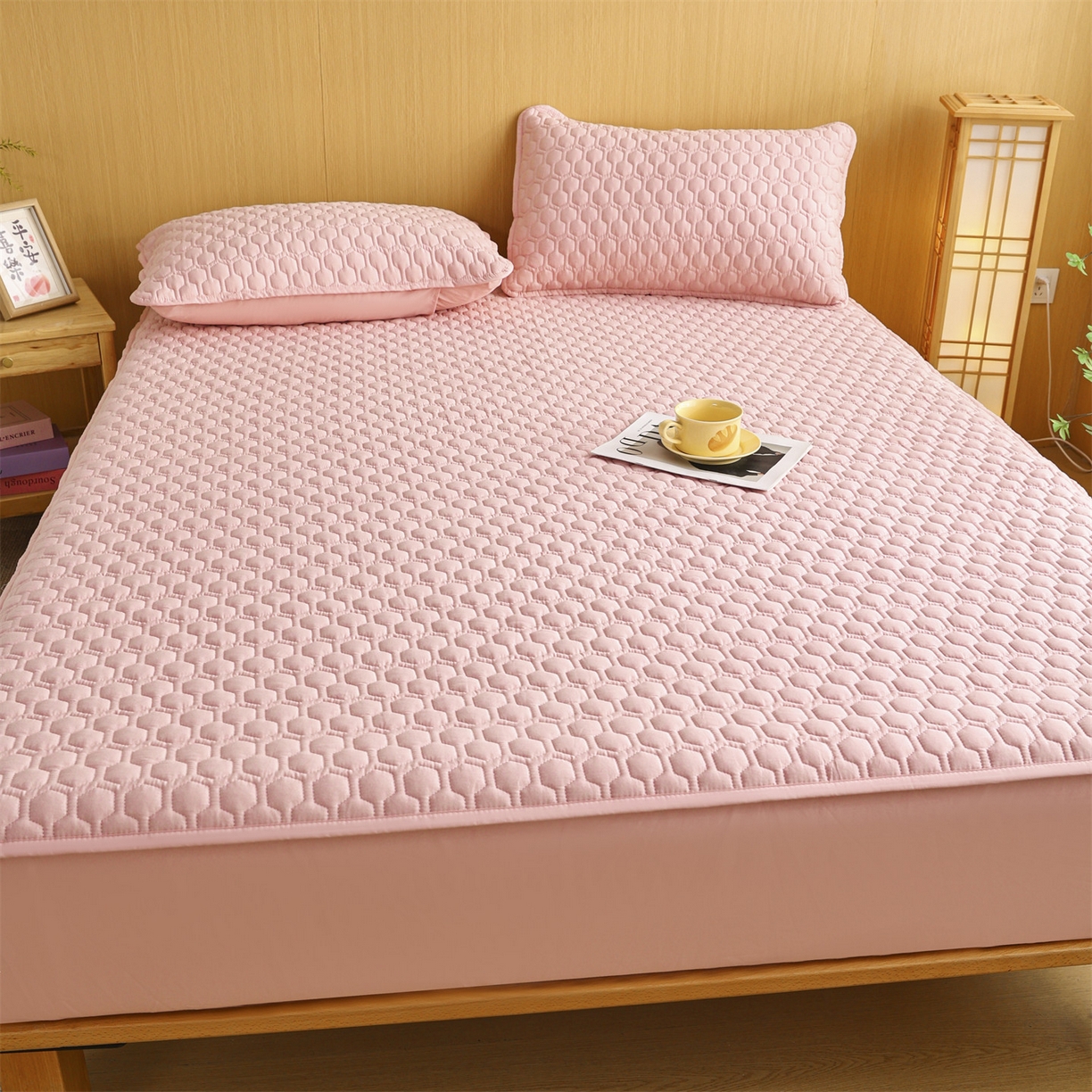 91家纺网 家纺一手货源 找家纺 恒爱家纺 2025新款全棉绗绣单品床笠 水柿粉