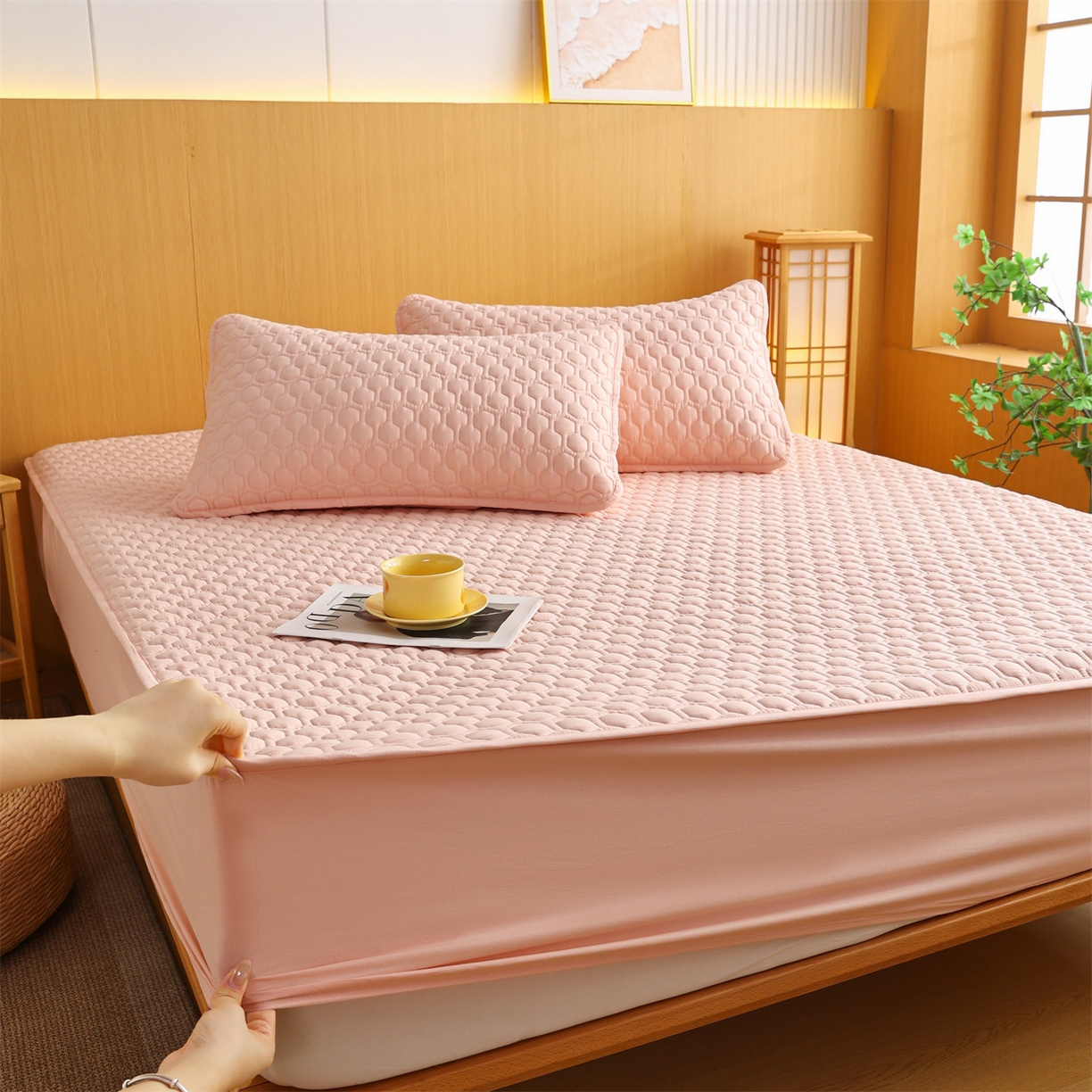 91家纺网 家纺一手货源 找家纺 恒爱家纺 2025新款全棉绗绣单品床笠 奶油粉