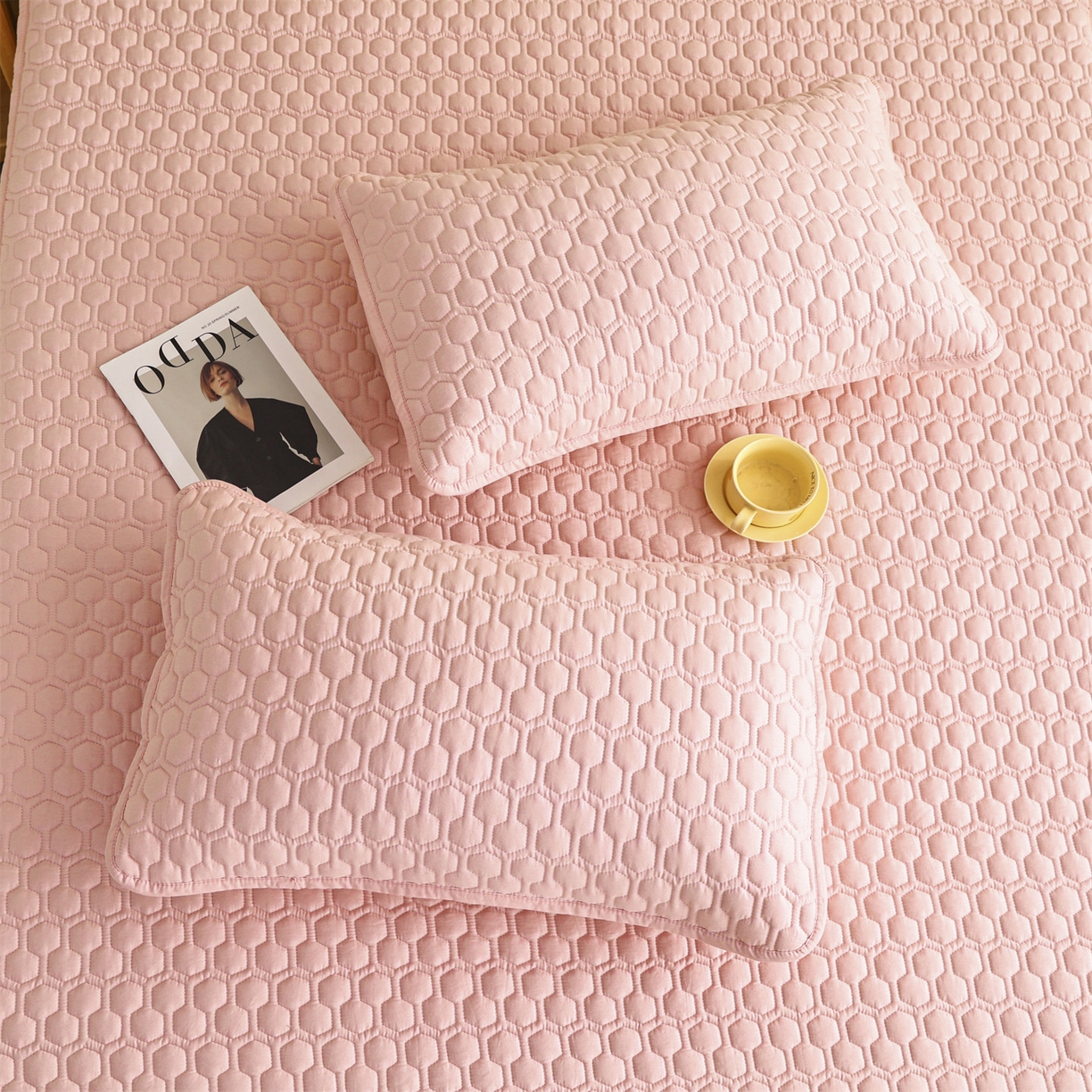 91家纺网 家纺一手货源 找家纺 恒爱家纺 2025新款全棉绗绣单品床笠 水柿粉