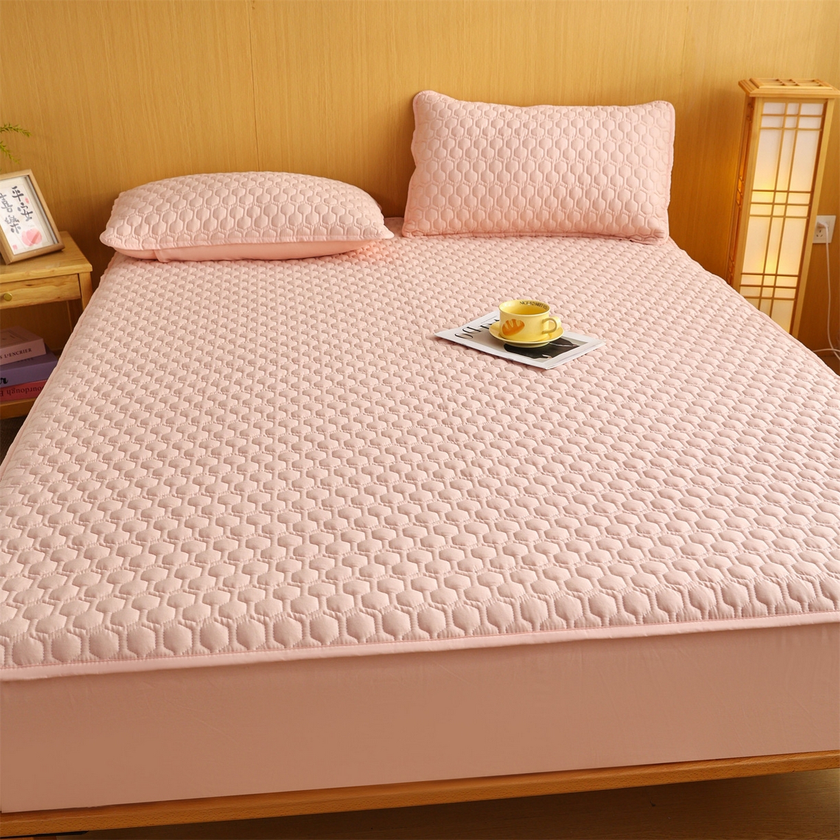 91家纺网 家纺一手货源 找家纺 恒爱家纺 2025新款全棉绗绣单品床笠 奶油粉