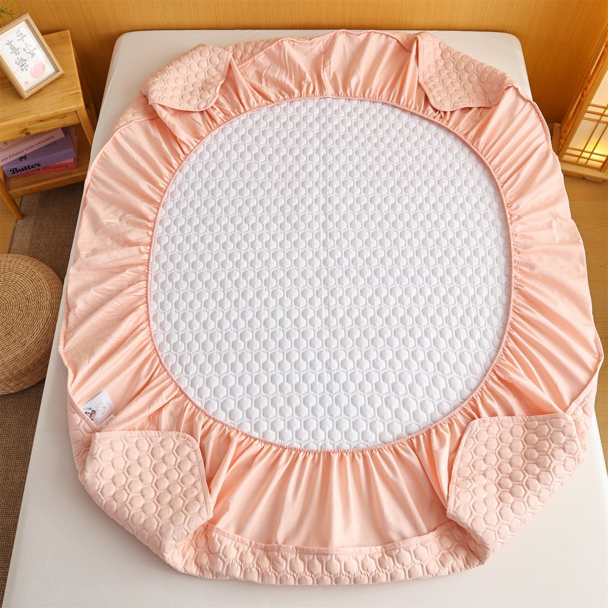 91家纺网 家纺一手货源 找家纺 恒爱家纺 2025新款全棉绗绣单品床笠 奶油粉